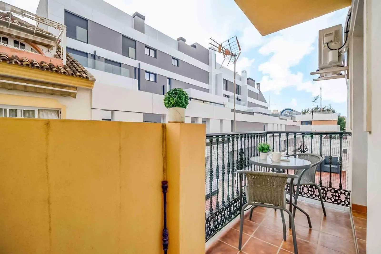 Consistorial Fuengirola Beach 公寓